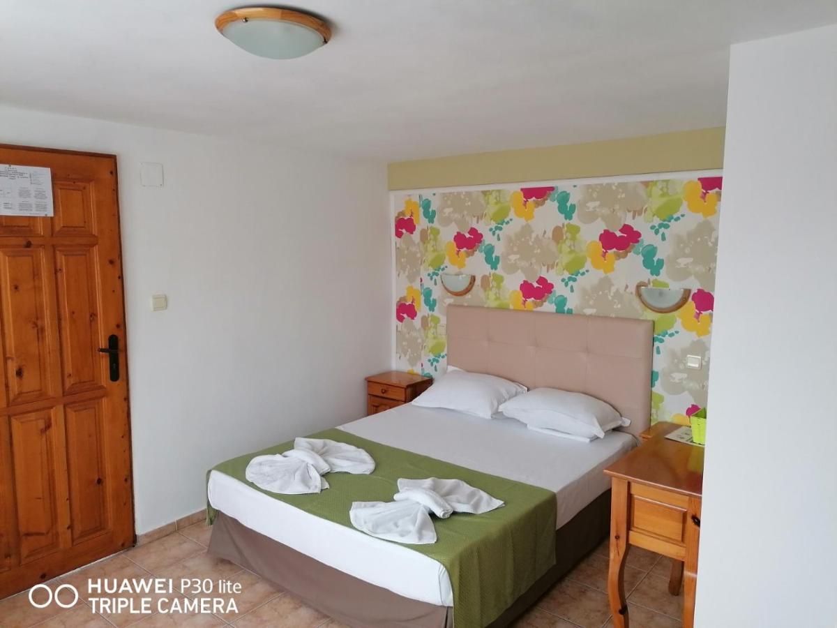 Family Hotel Sofi Sozopol Exteriör bild