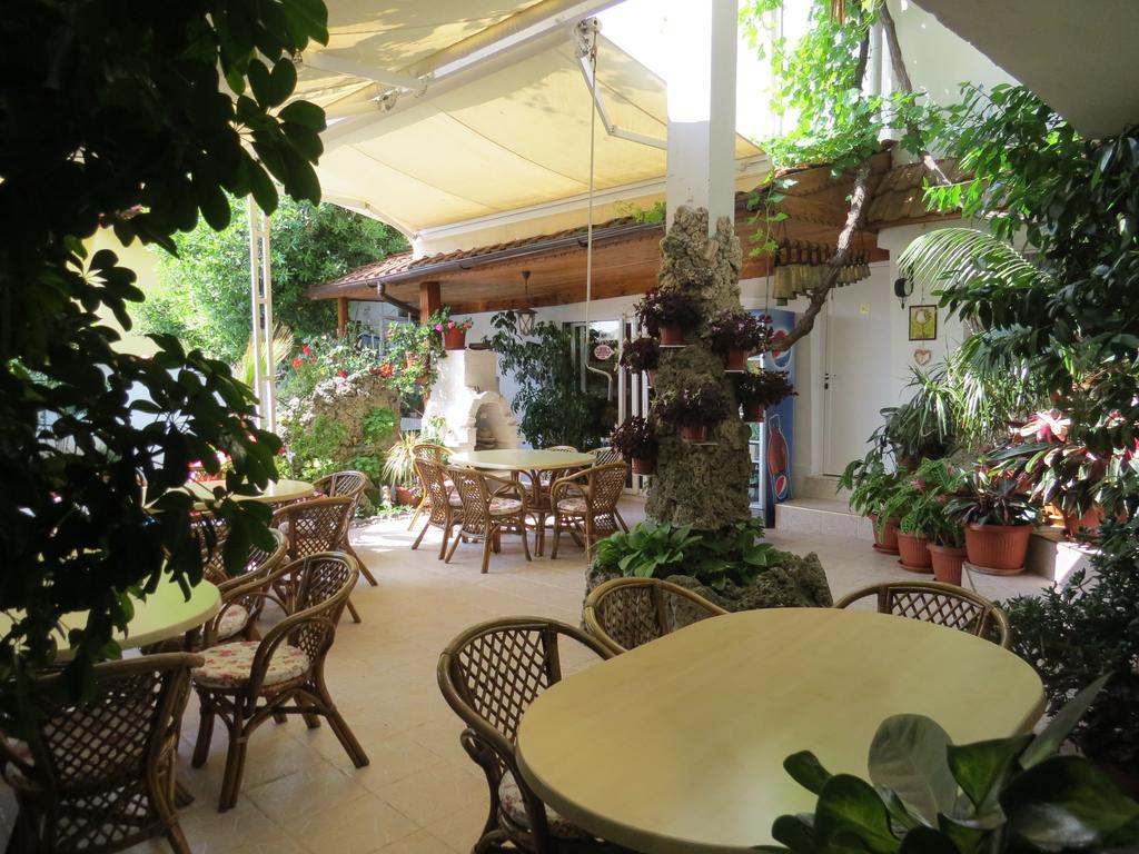 Family Hotel Sofi Sozopol Exteriör bild
