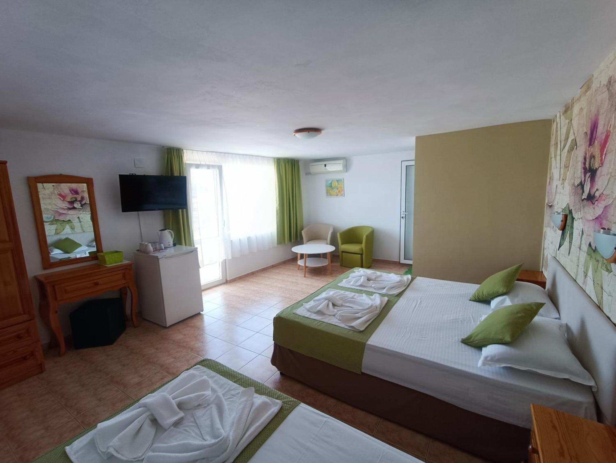 Family Hotel Sofi Sozopol Exteriör bild