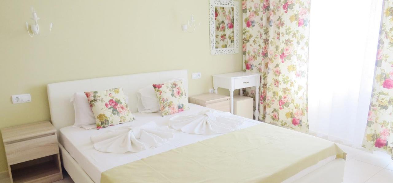 Family Hotel Sofi Sozopol Exteriör bild